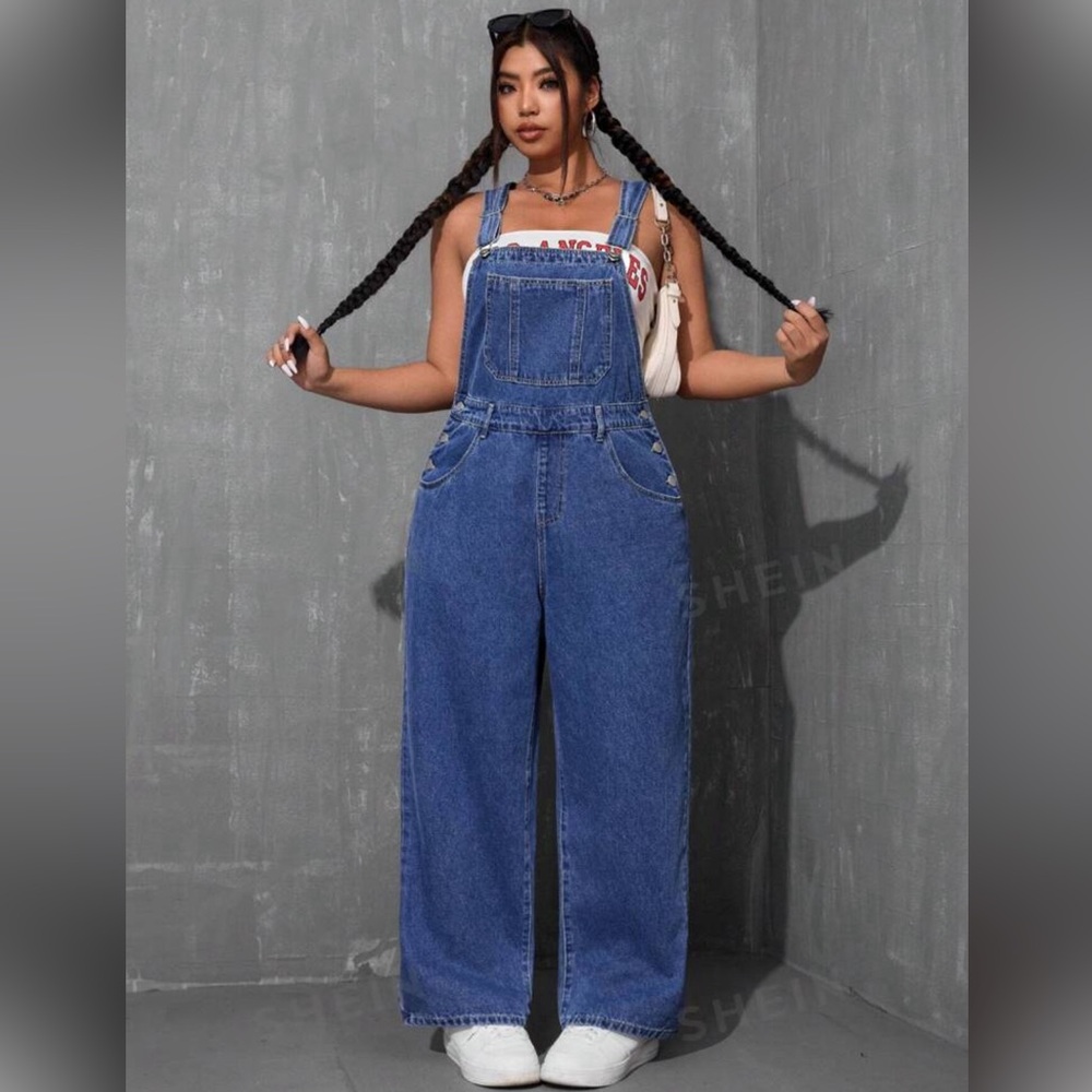 SHEIN EZwear Plus Size Women's Pocketed Wide Leg Loose Bib Overall Jumpsuit